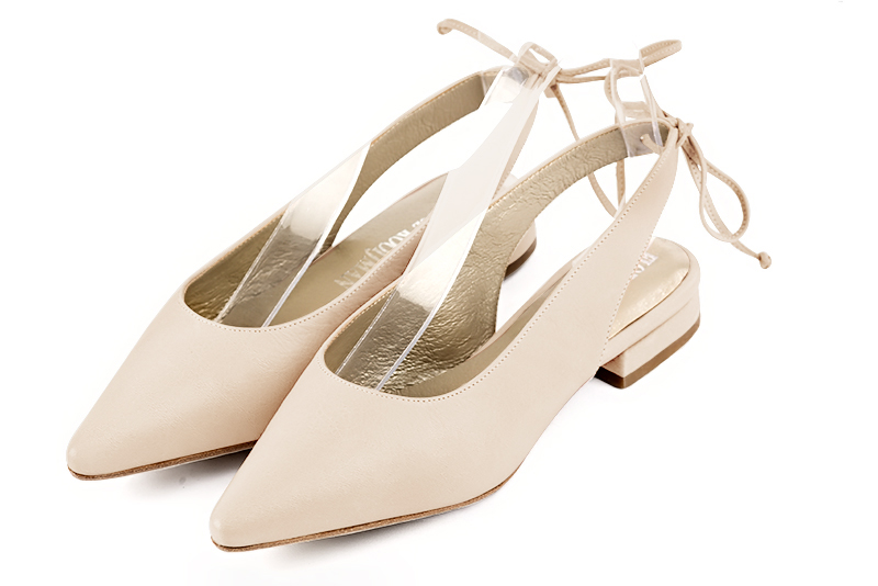 Champagne white women's slingback shoes. Pointed toe. Flat flare heels. Front view - Florence KOOIJMAN